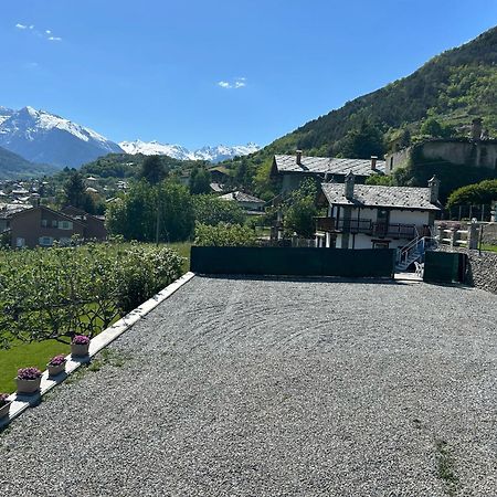 Casa Sabrina - Appartamento Blu アオスタ エクステリア 写真